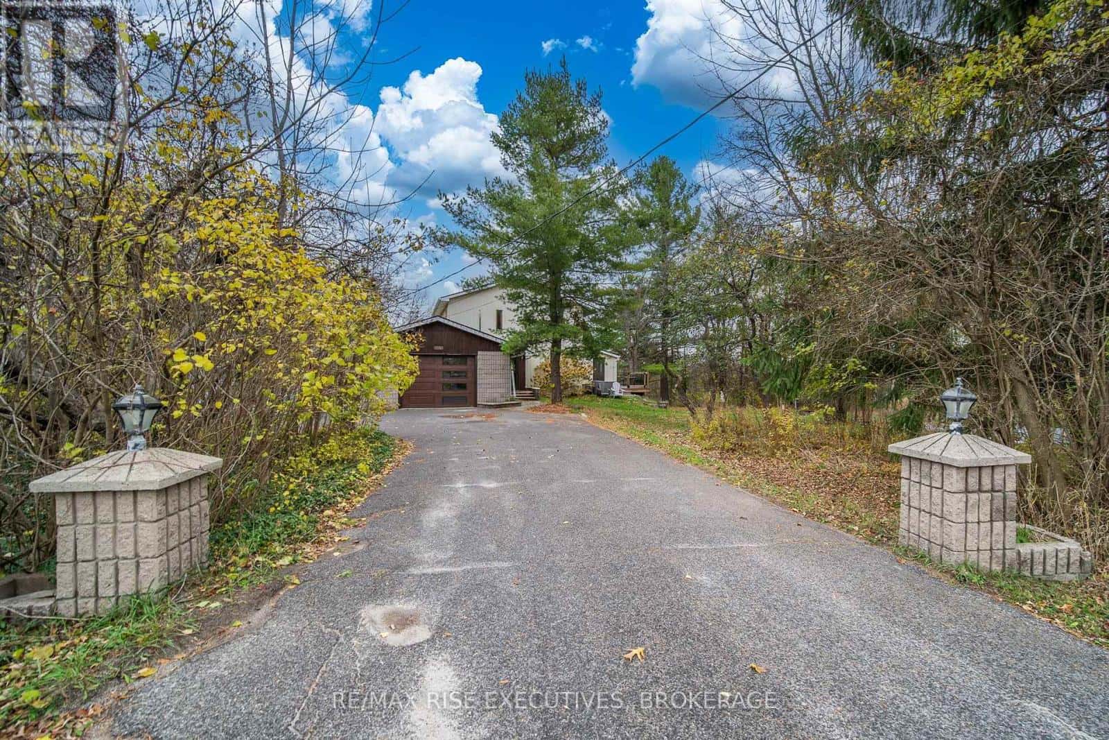 2336 BATTERSEA ROAD — Kingston (City North of 401), Ontario - Photo 2 of 50