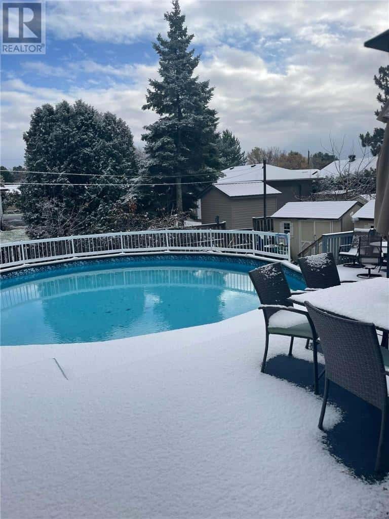 4330 Chenier Street — Hanmer, Ontario - Photo 5 of 43