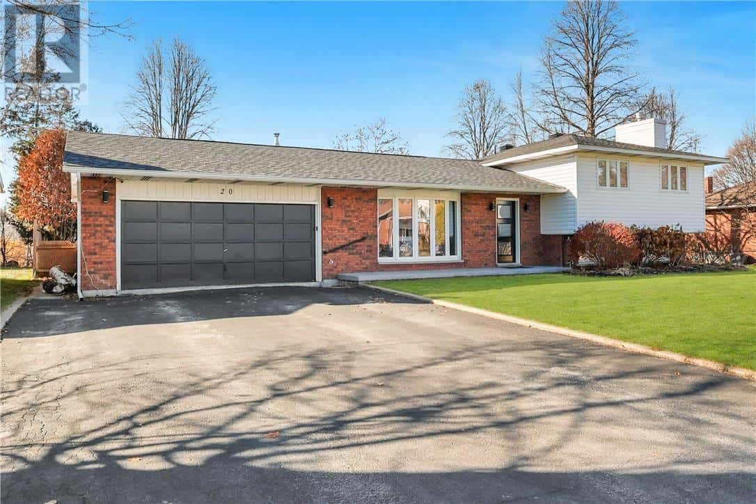 20 GOODMAN Avenue — Espanola, Ontario - Photo 2 of 37