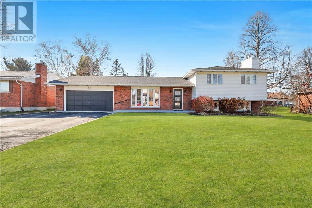 20 GOODMAN Avenue — Espanola, Ontario - Photo 3 of 37