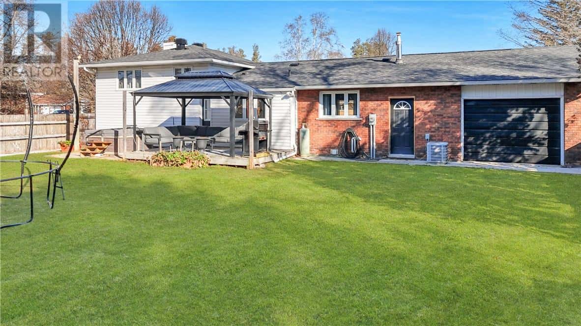 20 GOODMAN Avenue — Espanola, Ontario - Photo 5 of 37