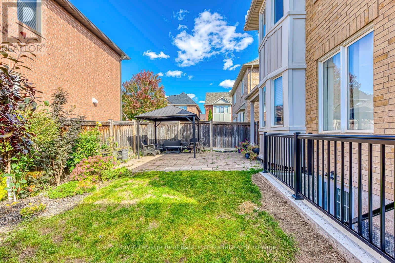 LOWER - 1052 KELMAN COURT — Milton (CO Coates), Ontario - Photo 4 of 24