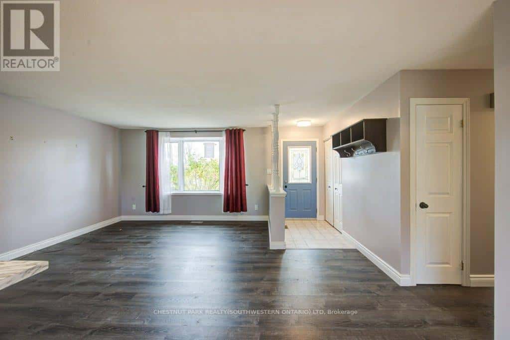 500 FERNDALE AVENUE — London South (South P), Ontario - Photo 5 of 50