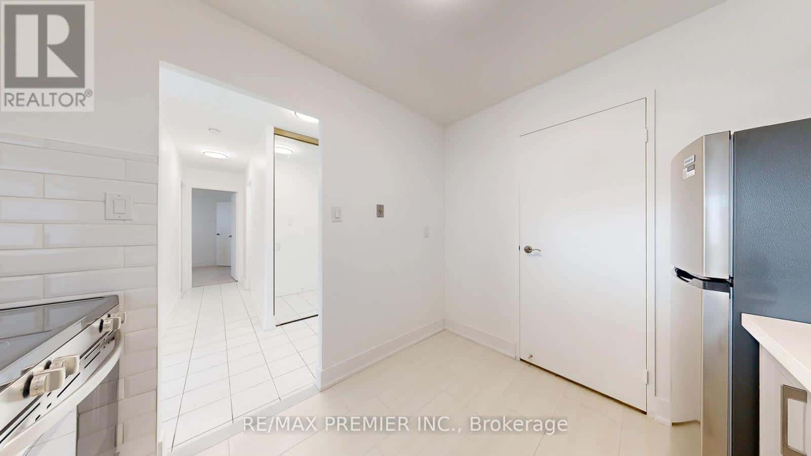 1607 - 238 ALBION ROAD — Toronto (Elms-Old Rexdale), Ontario - Photo 4 of 41