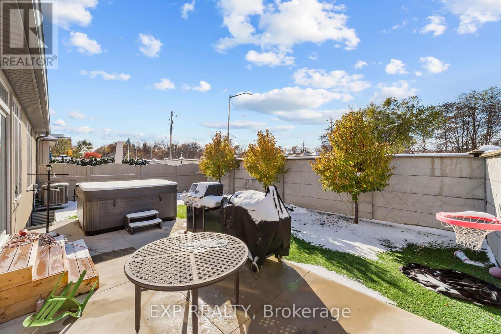 1 - 1430 HIGHBURY AVENUE N — London East (East D), Ontario - Photo 5 of 33