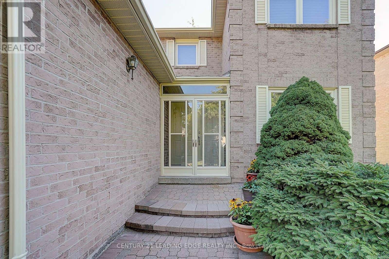 27 SAWYER CRESCENT — Markham (Markham Village), Ontario - Photo 4 of 46