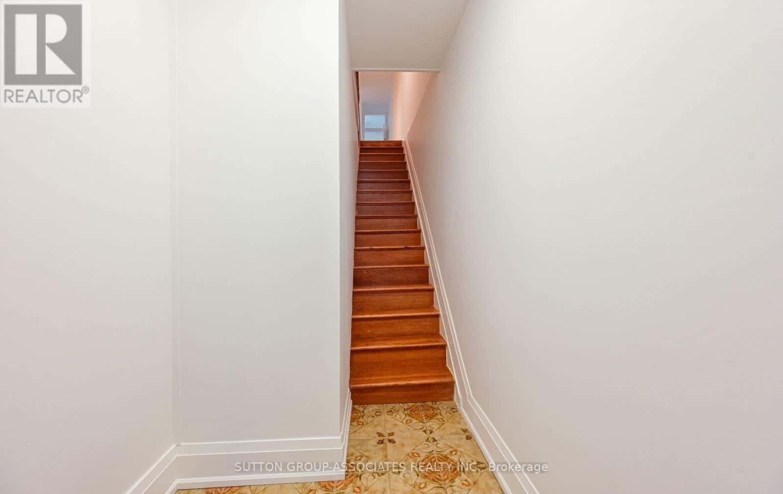 2ND FLOOR - 118 NAIRN AVENUE — Toronto (Corso Italia-Davenport), Ontario - Photo 5 of 20