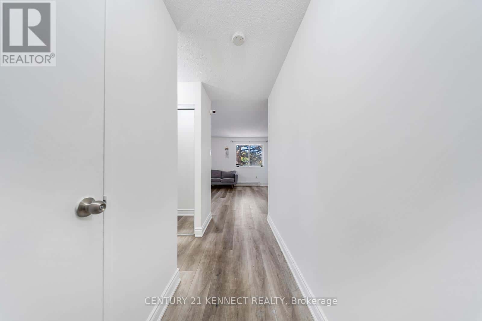 71 - 1030 FALGARWOOD DRIVE — Oakville (FA Falgarwood), Ontario - Photo 3 of 33