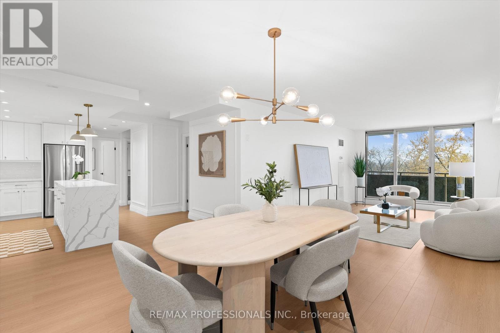 508 - 820 BURNHAMTHORPE ROAD — Toronto (Markland Wood), Ontario - Main photo