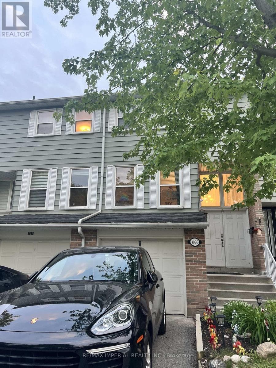 UPPER - 1986 JOHN STREET — Markham (Bayview Fairway-Bayview Country Club Estates), Ontario - Main photo