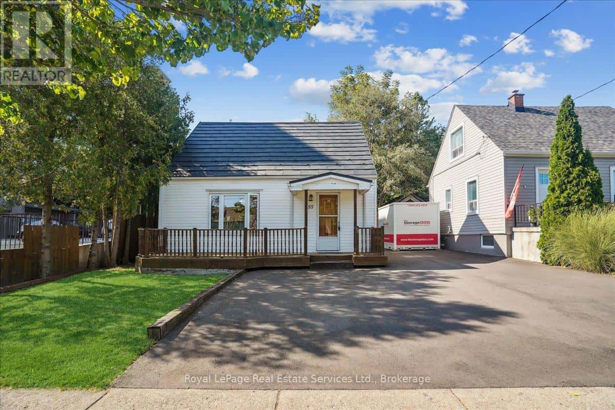 55 STEWART STREET — Oakville (CO Central), Ontario - Photo 2 of 9