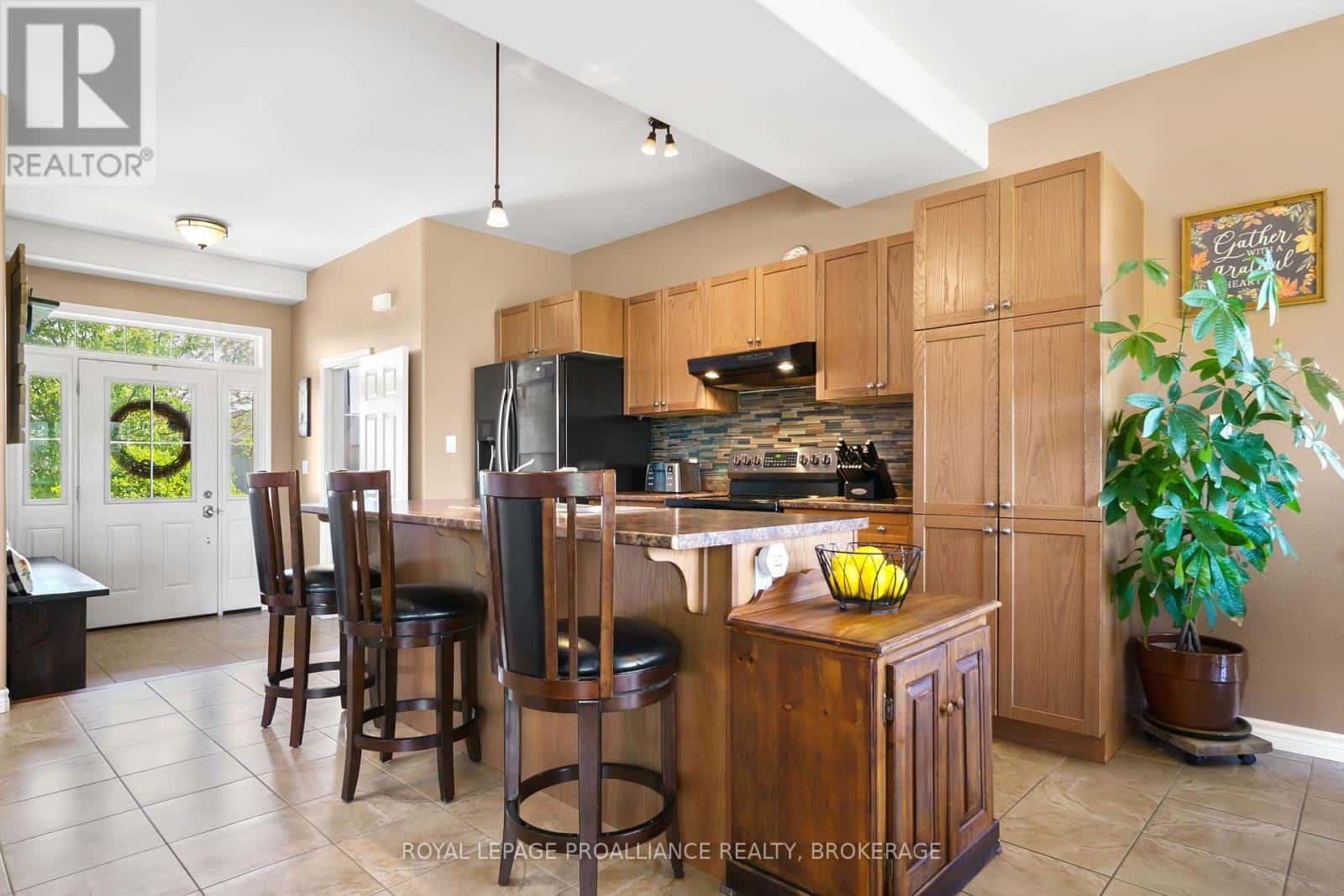 121 BLAKELY STREET — Loyalist (Amherstview), Ontario - Photo 5 of 48