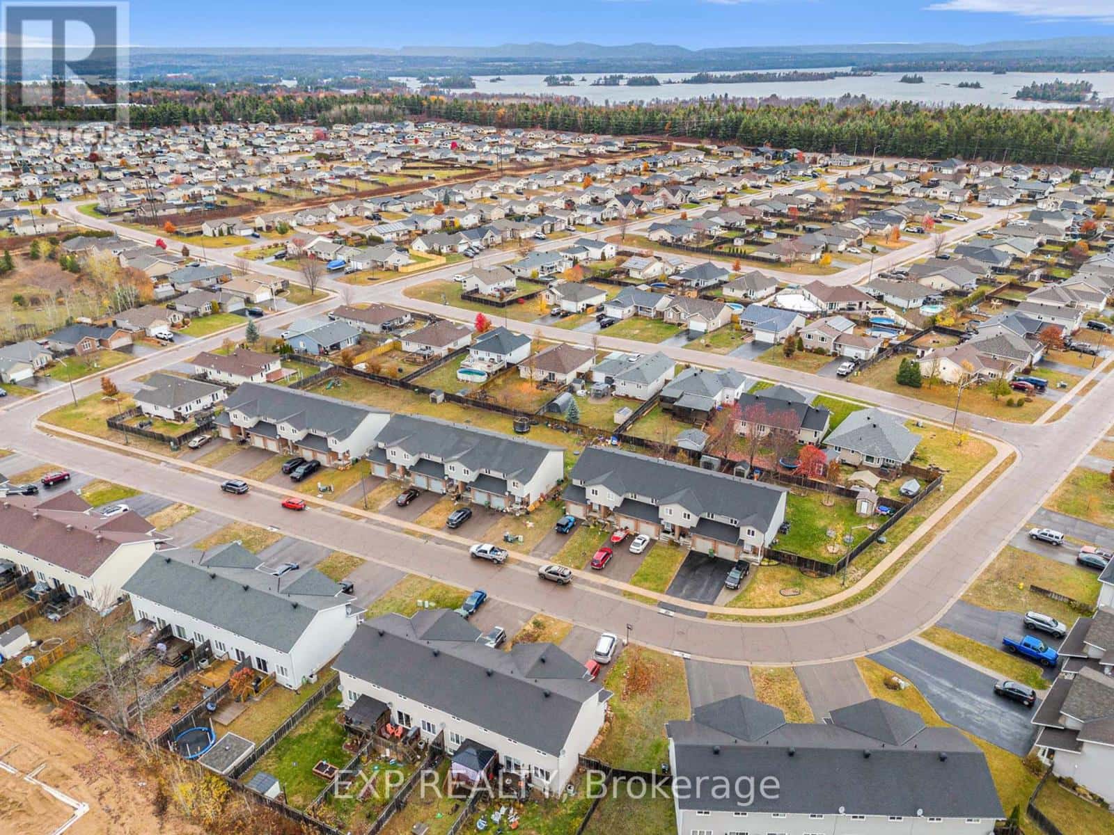 3000 SANDSTONE CRESCENT — Petawawa, Ontario - Photo 5 of 32