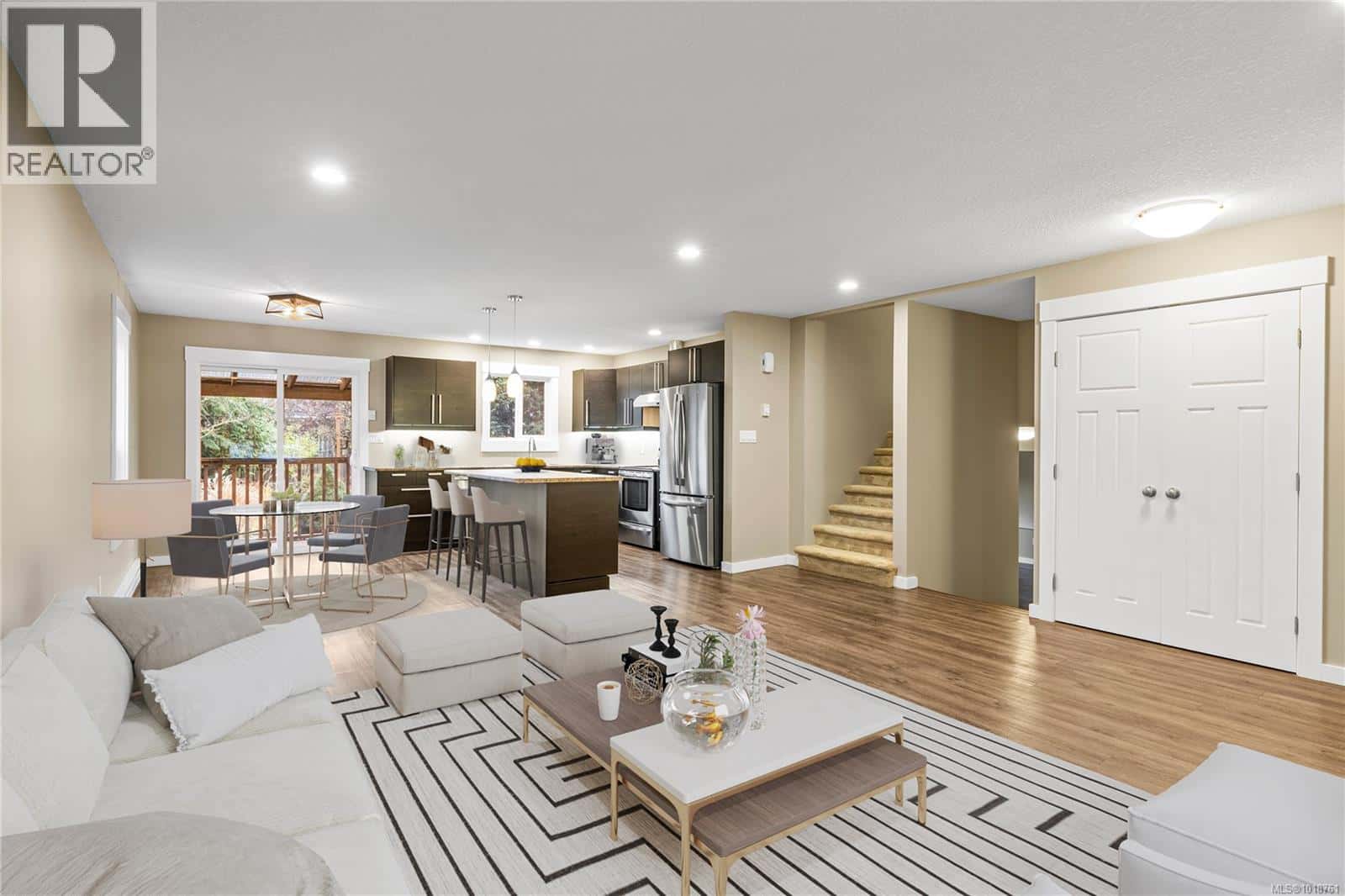 642 Forsyth Ave — Parksville, British Columbia - Photo 5 of 43