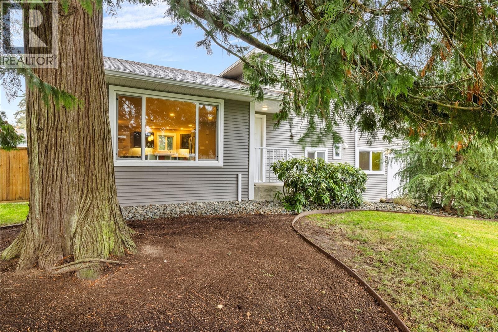 642 Forsyth Ave — Parksville, British Columbia - Main photo