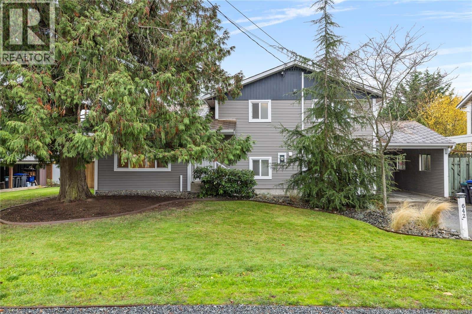 642 Forsyth Ave — Parksville, British Columbia - Photo 2 of 43