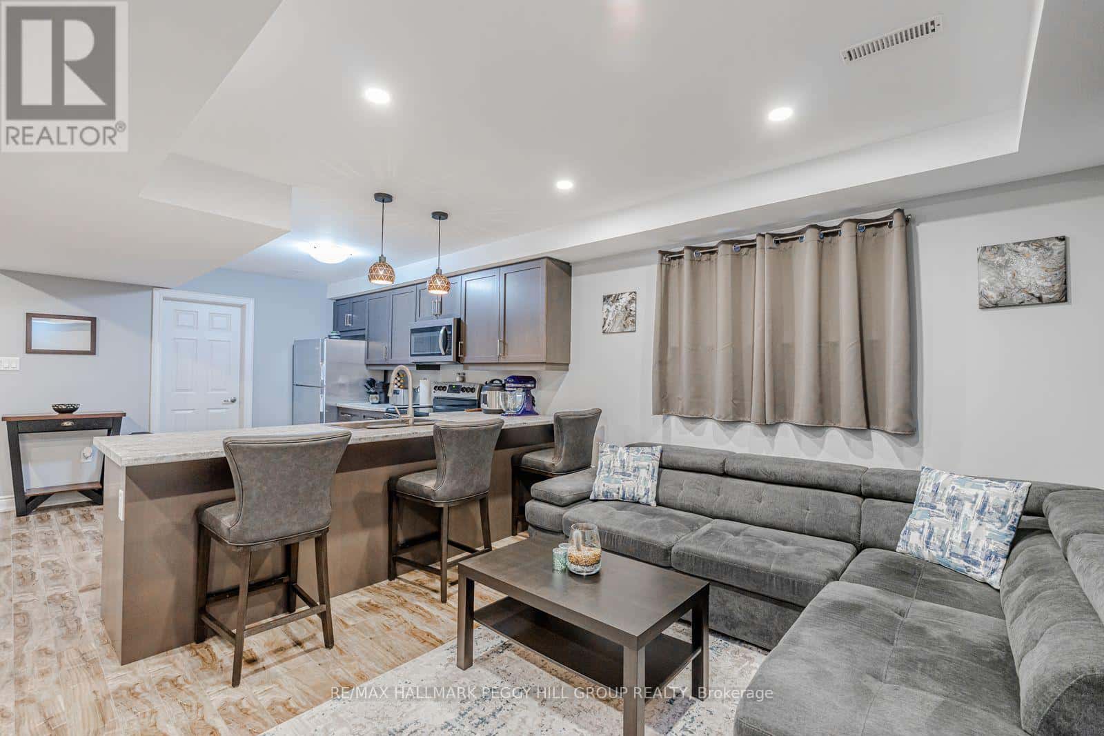 30 HEWITT PLACE — Barrie (Georgian Drive), Ontario - Photo 2 of 16