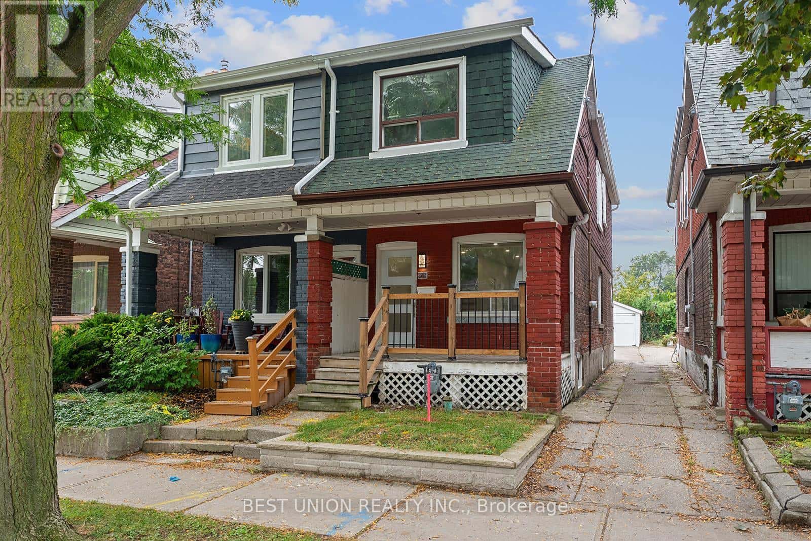 898 GREENWOOD AVENUE — Toronto (Danforth), Ontario - Photo 3 of 32