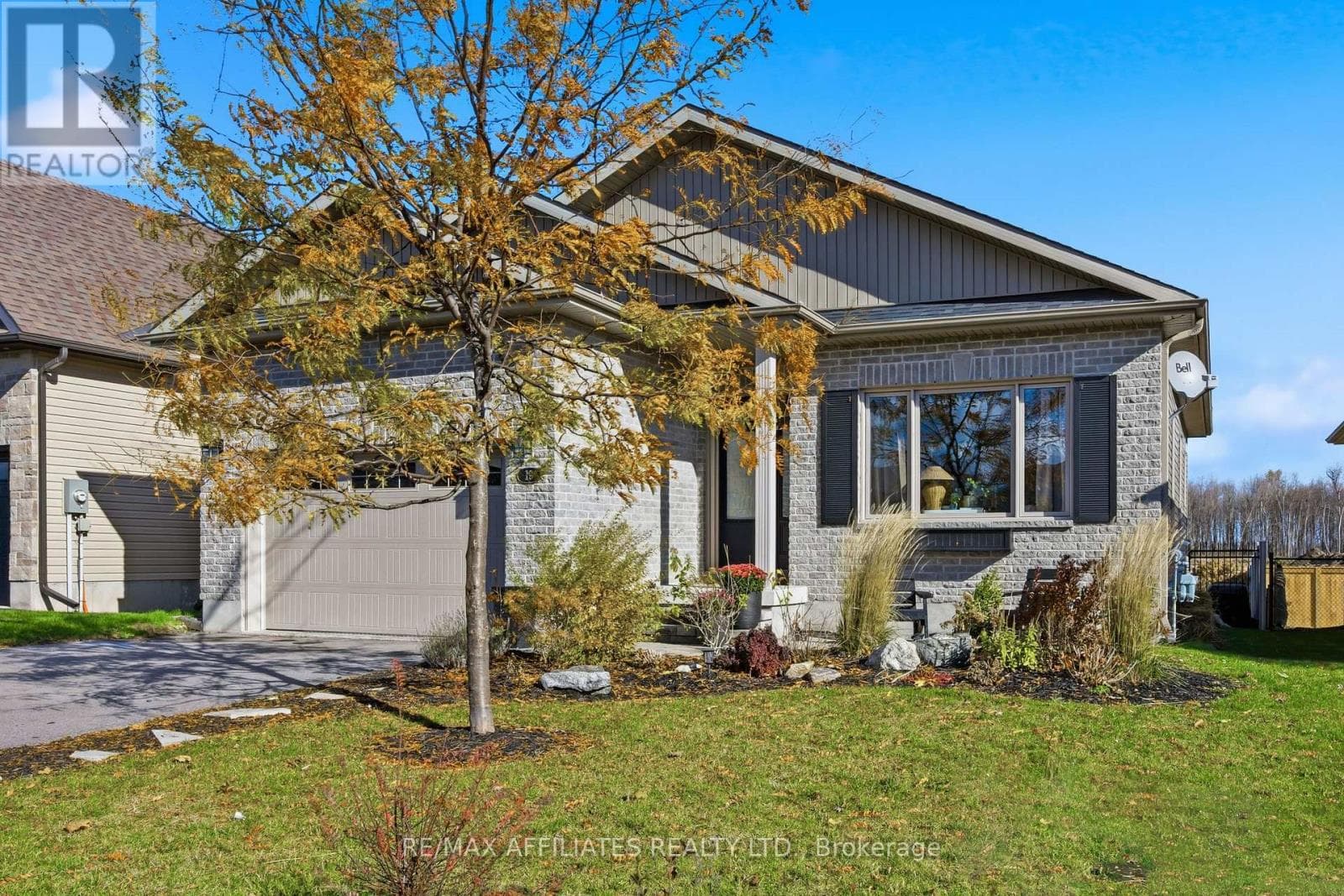 19 SENATORS GATE DRIVE — Perth, Ontario - Main photo