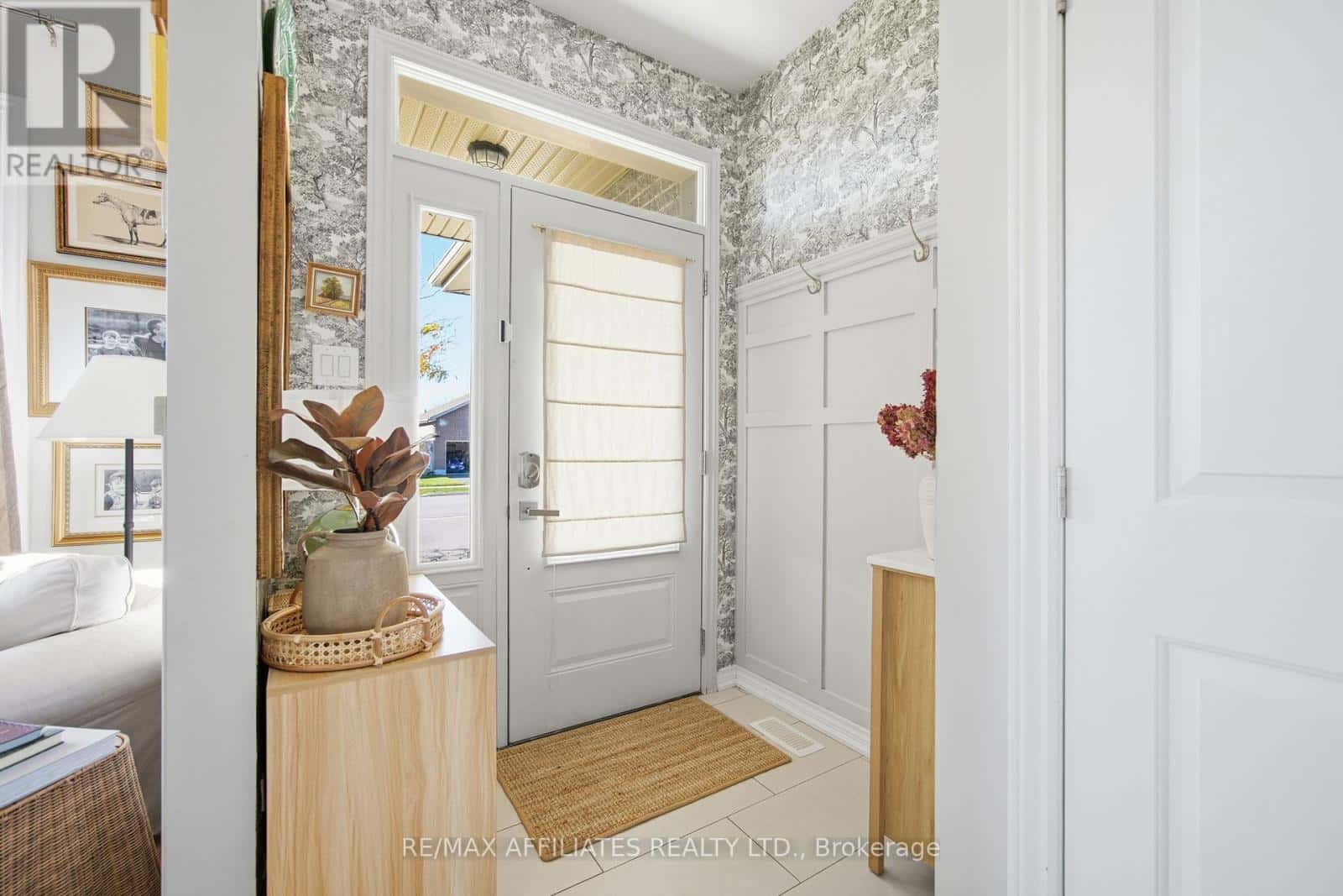 19 SENATORS GATE DRIVE — Perth, Ontario - Photo 3 of 48