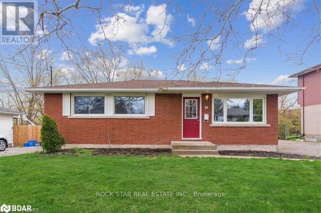 10 Westdale Drive Lower