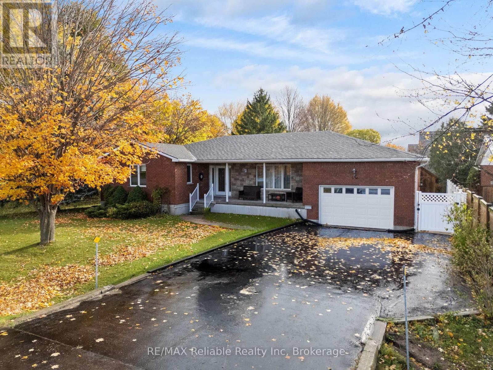 226 MAIN STREET N — Huron East (Seaforth), Ontario - Main photo