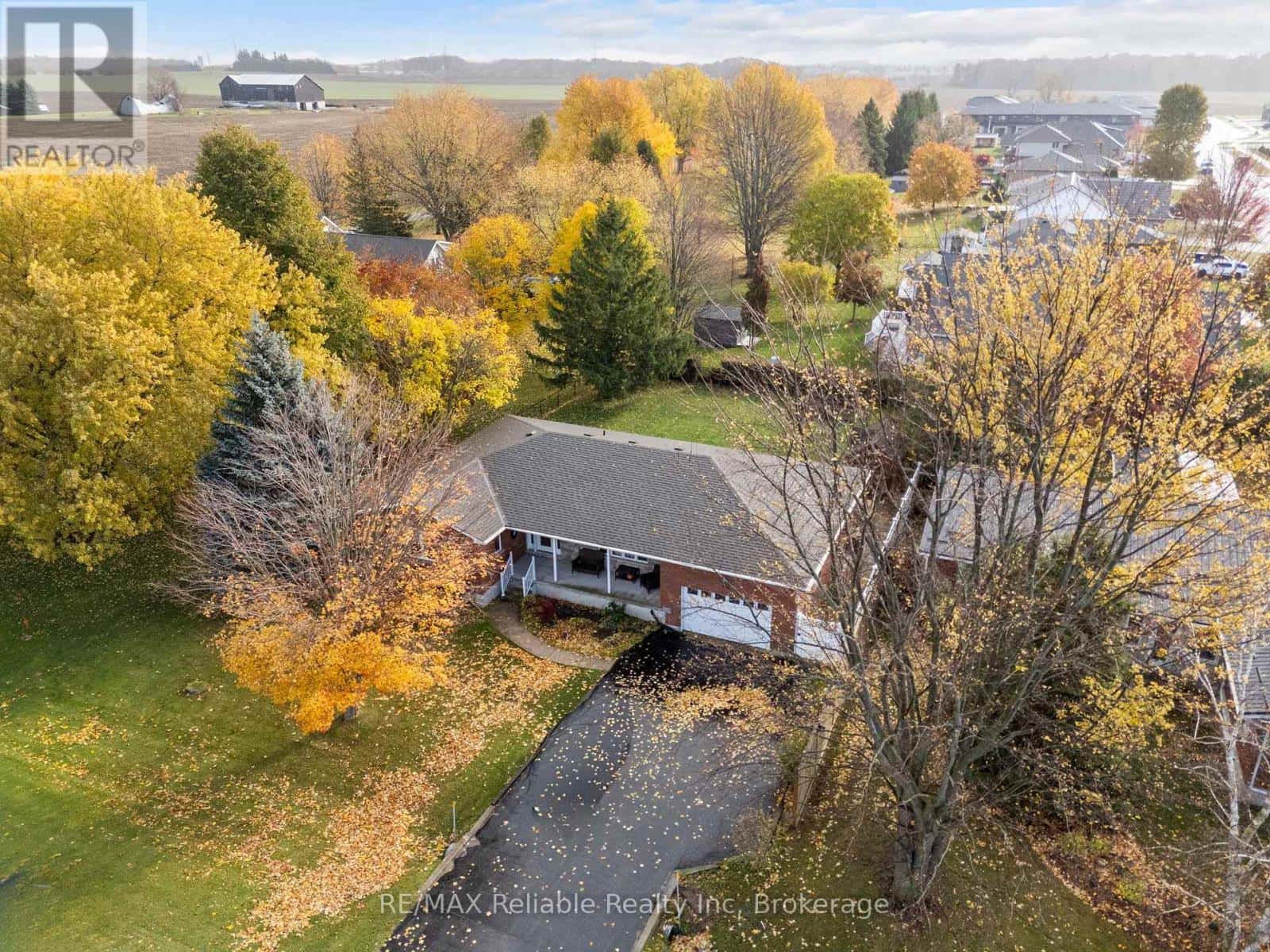 226 MAIN STREET N — Huron East (Seaforth), Ontario - Photo 2 of 40