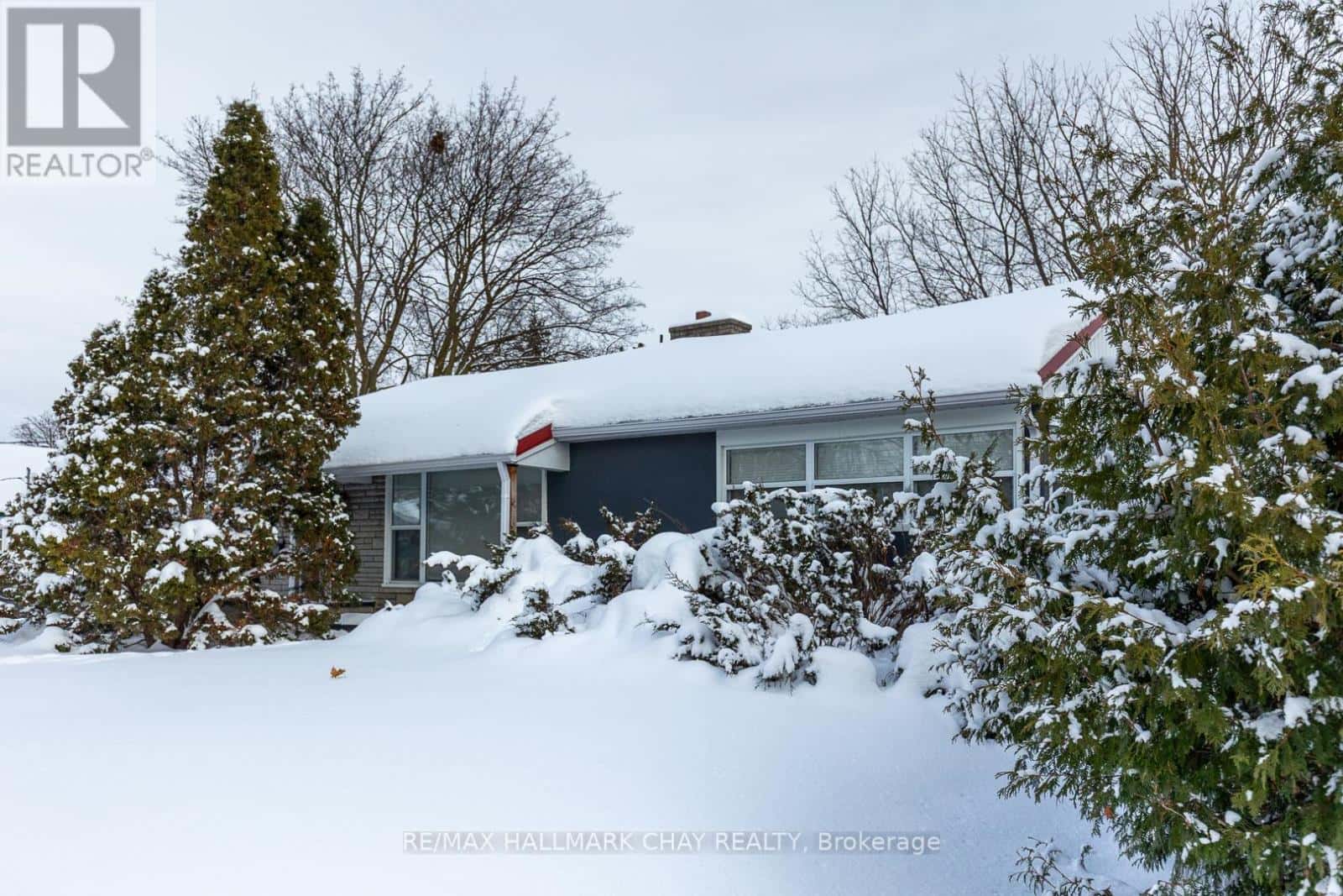 325 INNISFIL STREET — Barrie (Allandale), Ontario - Photo 2 of 23