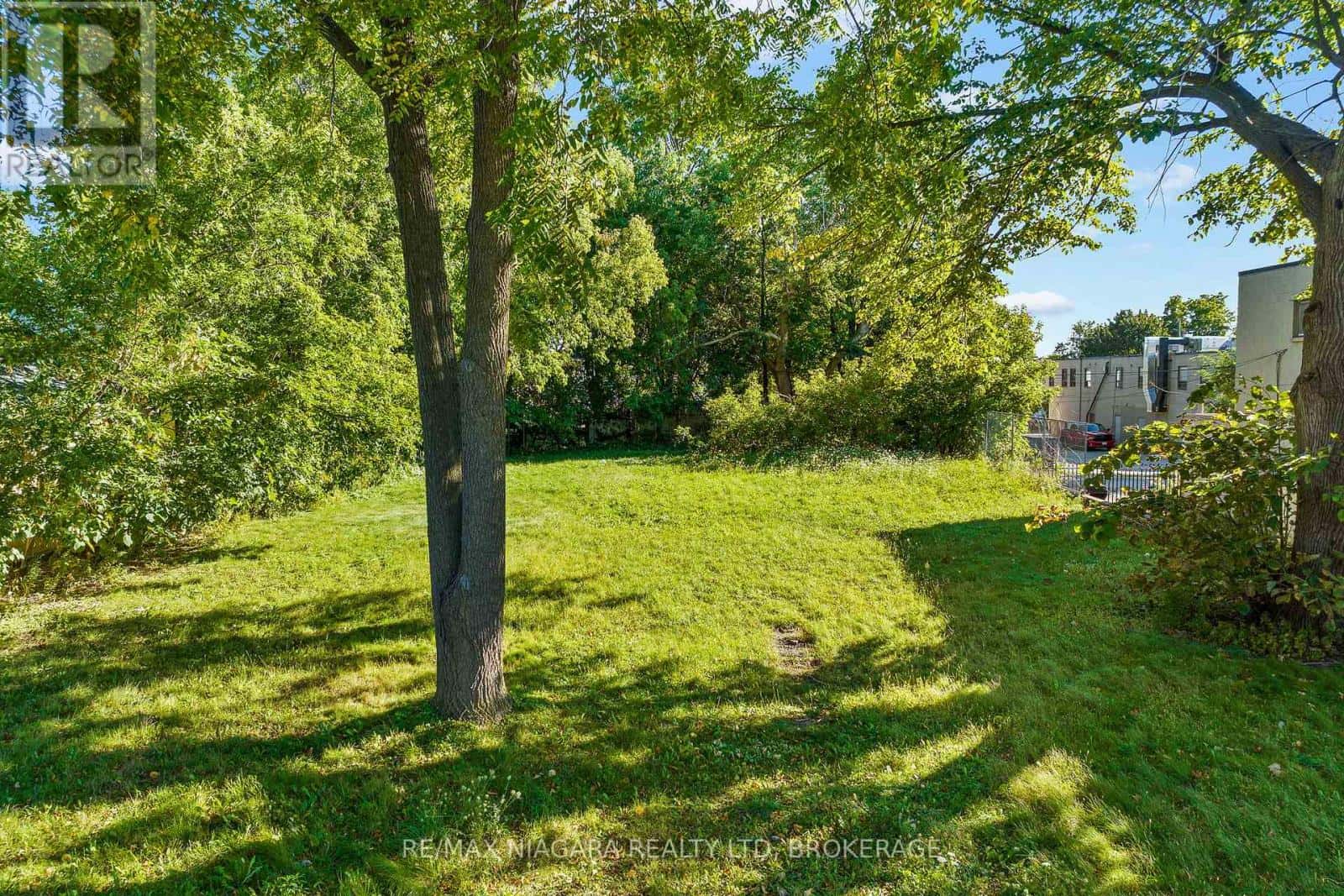 6192 DUNN STREET — Niagara Falls (Arad/Fallsview), Ontario - Photo 4 of 8