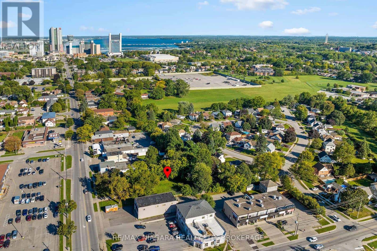 6192 DUNN STREET — Niagara Falls (Arad/Fallsview), Ontario - Photo 5 of 8