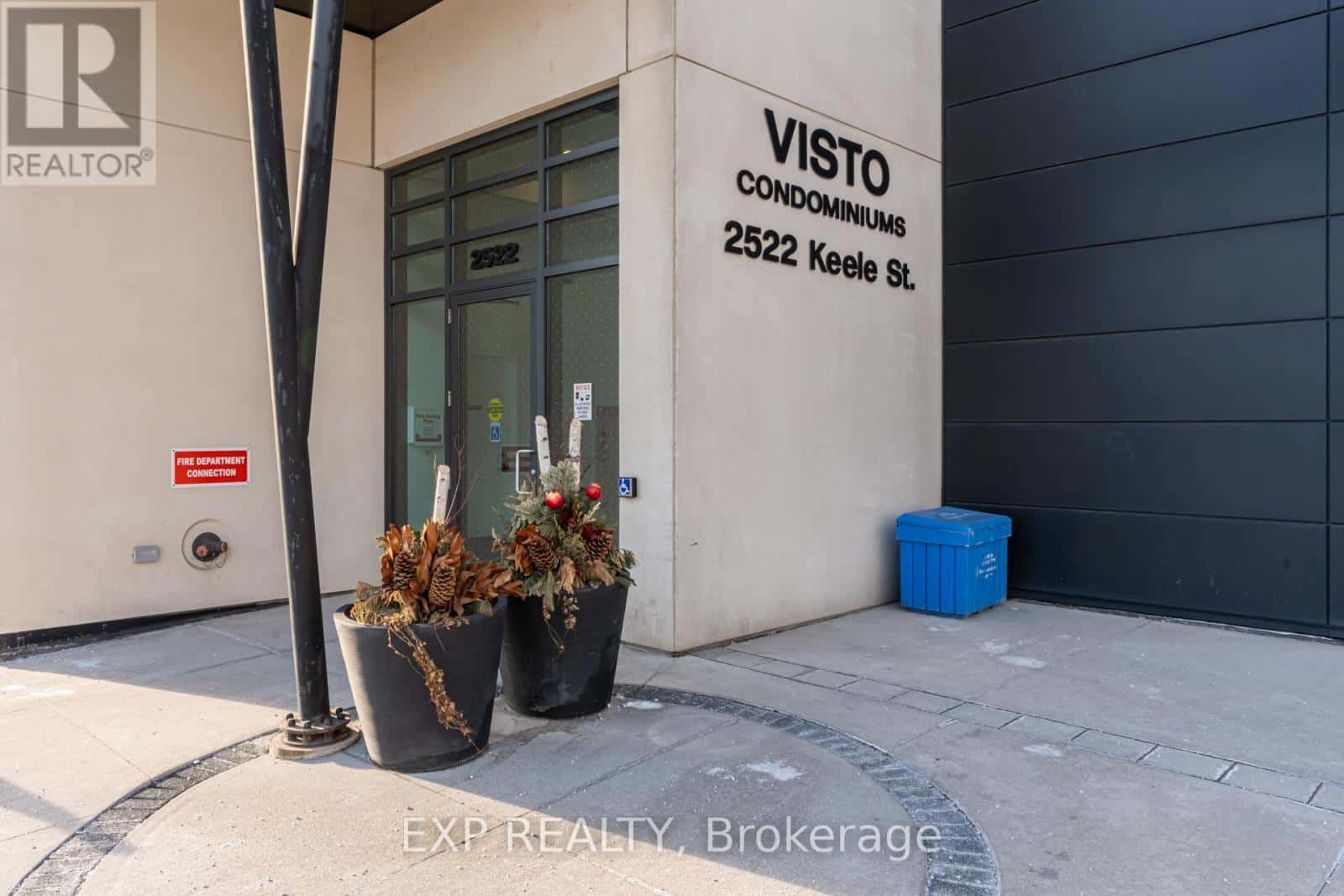 610 - 2522 KEELE STREET — Toronto (Maple Leaf), Ontario - Photo 3 of 21