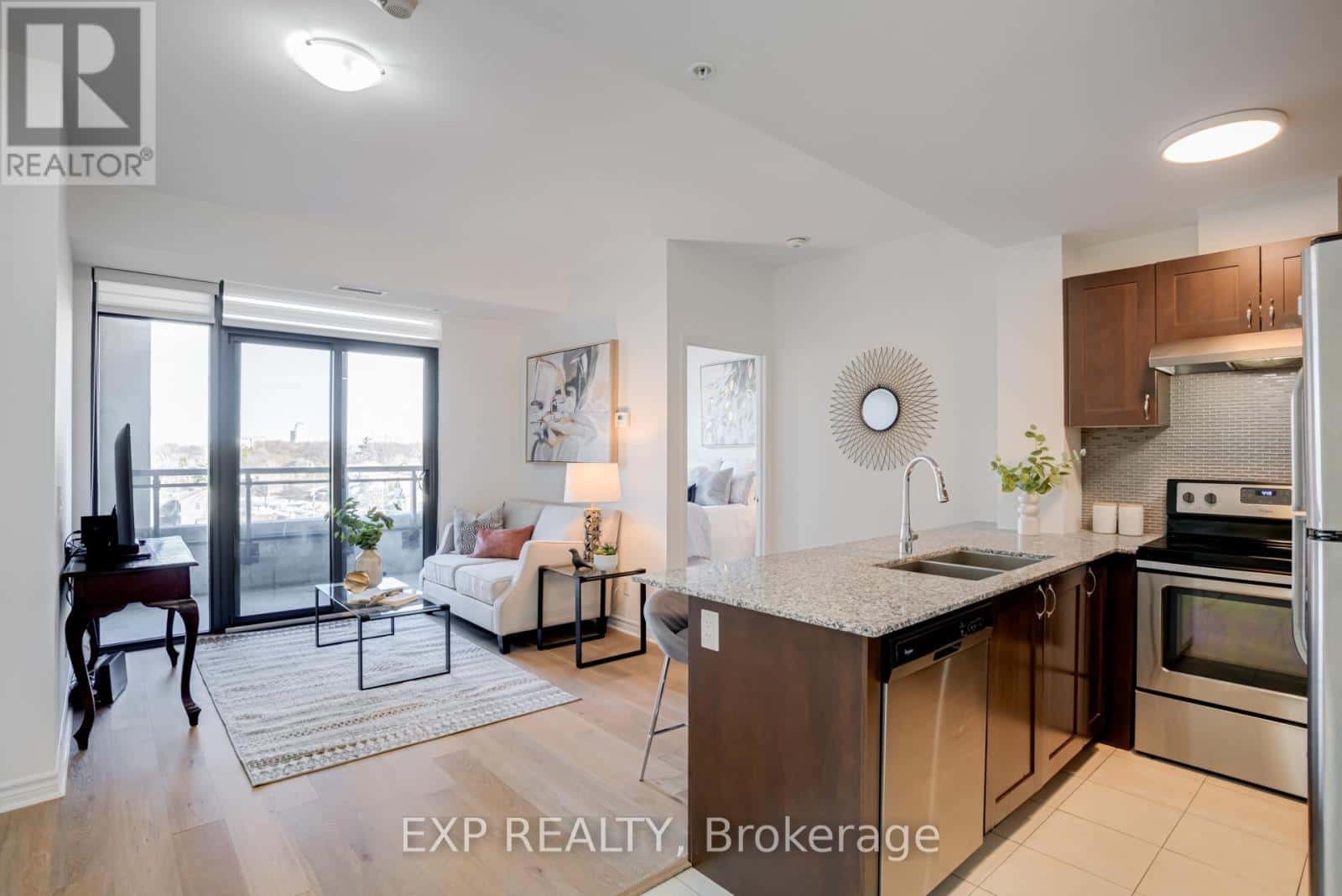 610 - 2522 KEELE STREET — Toronto (Maple Leaf), Ontario - Photo 5 of 21