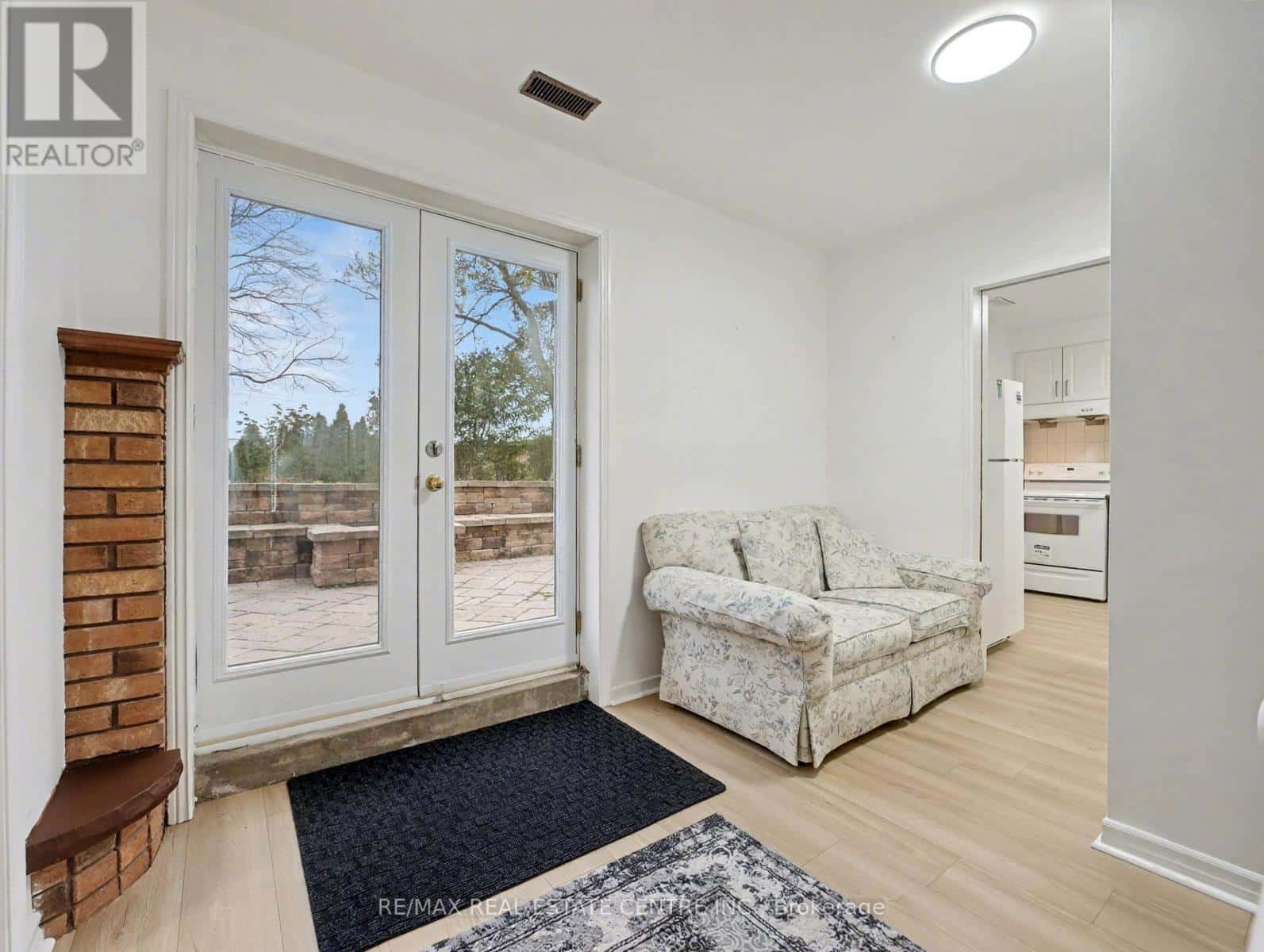 GROUND FLOOR - 19 VERONA PLACE — Hamilton (Buchanan), Ontario - Photo 2 of 23