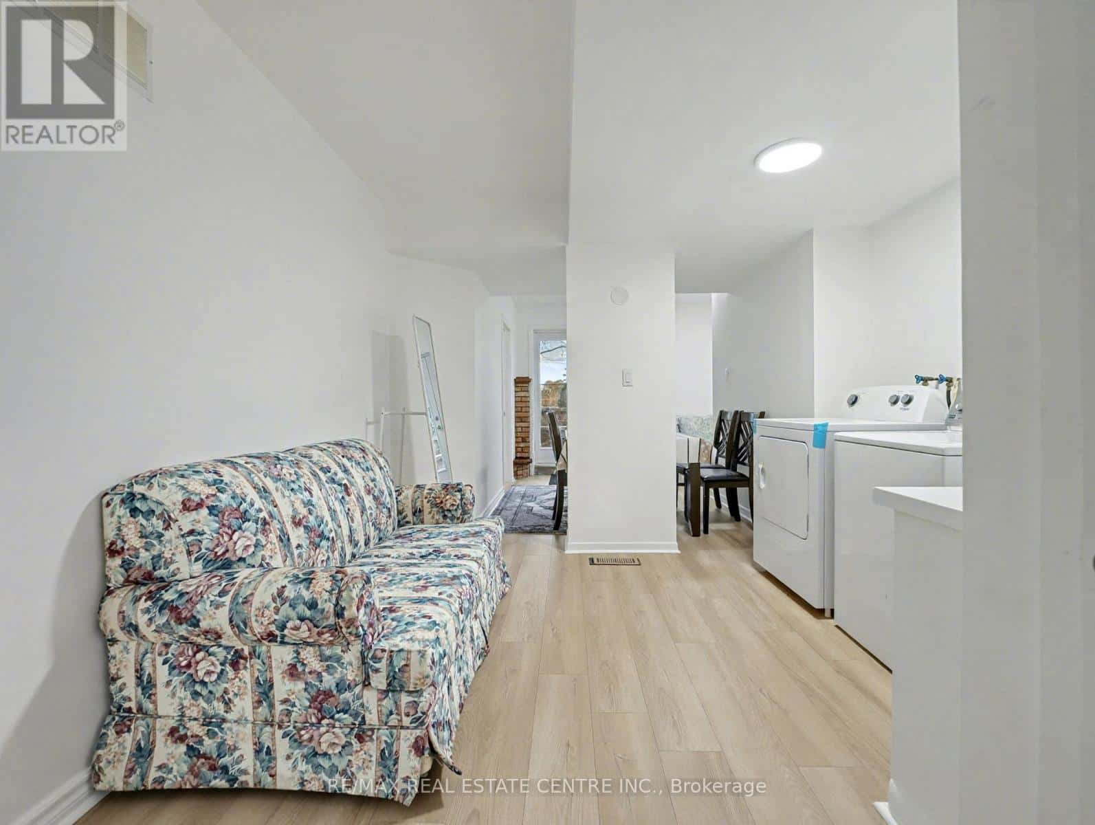 GROUND FLOOR - 19 VERONA PLACE — Hamilton (Buchanan), Ontario - Photo 3 of 23