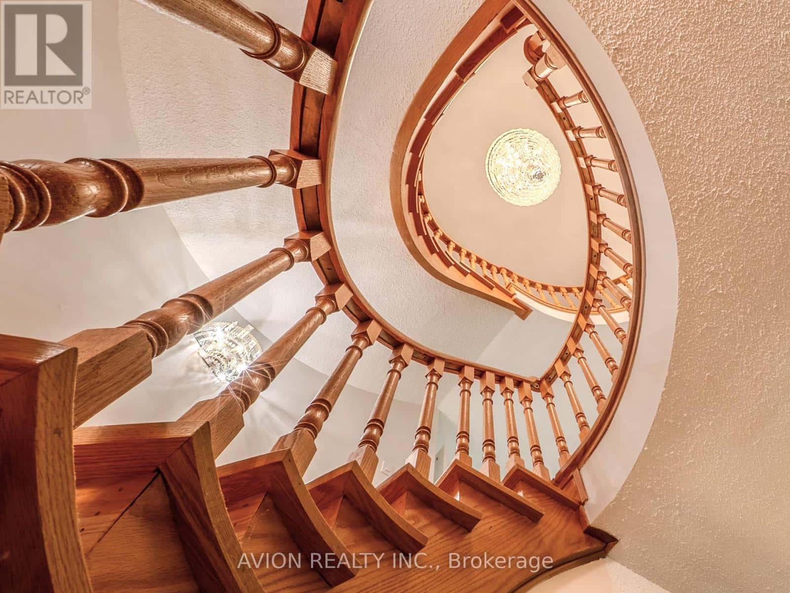 103 SPADINA ROAD — Richmond Hill (Bayview Hill), Ontario - Photo 2 of 30