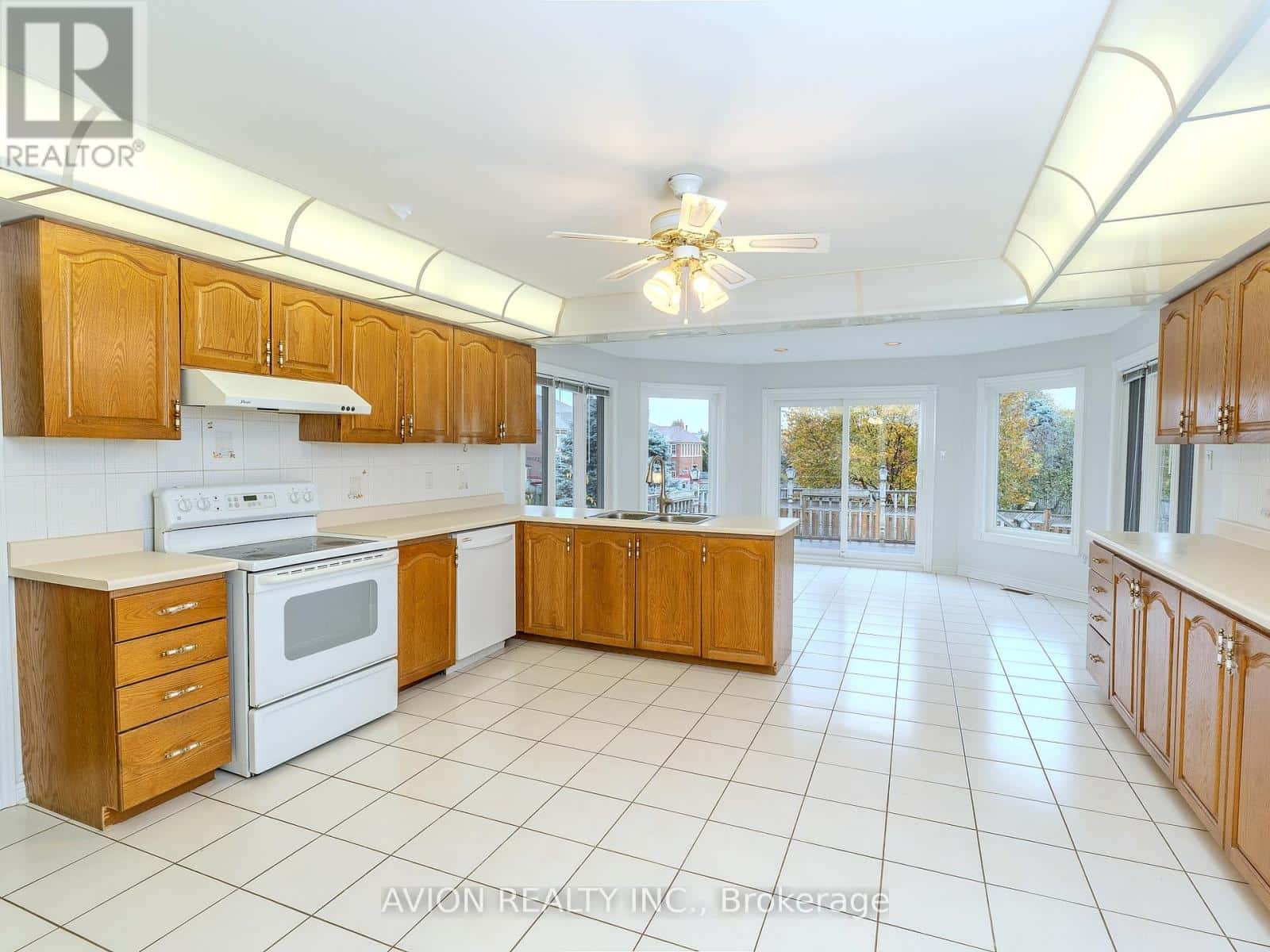 103 SPADINA ROAD — Richmond Hill (Bayview Hill), Ontario - Photo 4 of 30