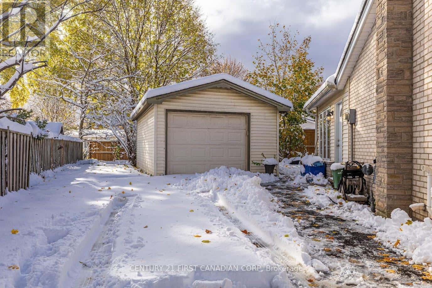 636 GLENGYLE CRESCENT — London North (North H), Ontario - Photo 4 of 10