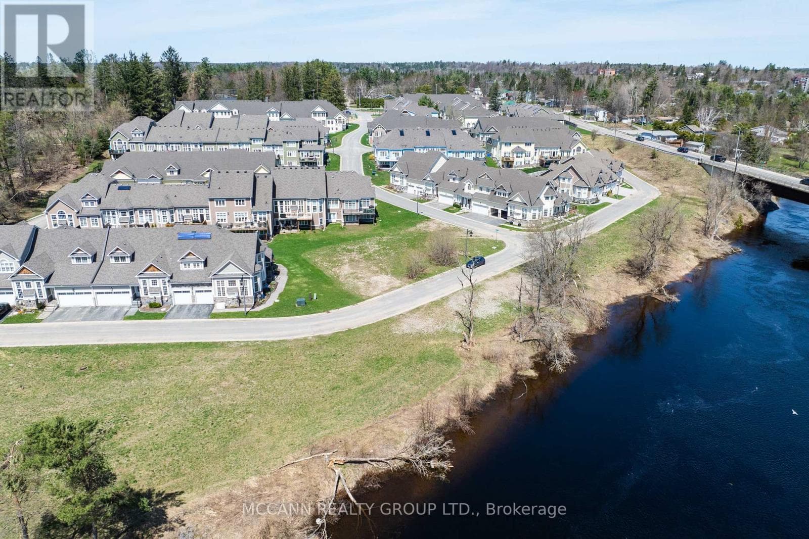 30&32&34 KENT CRESCENT — Bracebridge (Monck (Bracebridge)), Ontario - Main photo