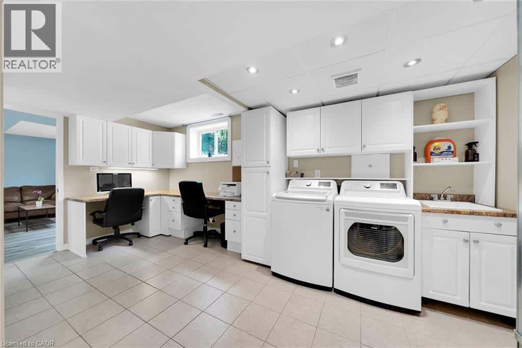 47 WINNETT Street N — Cayuga, Ontario - Photo 2 of 44