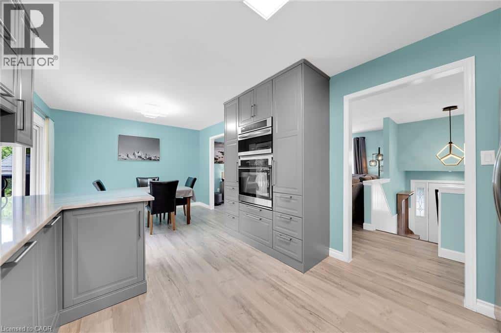 47 WINNETT Street N — Cayuga, Ontario - Photo 4 of 44