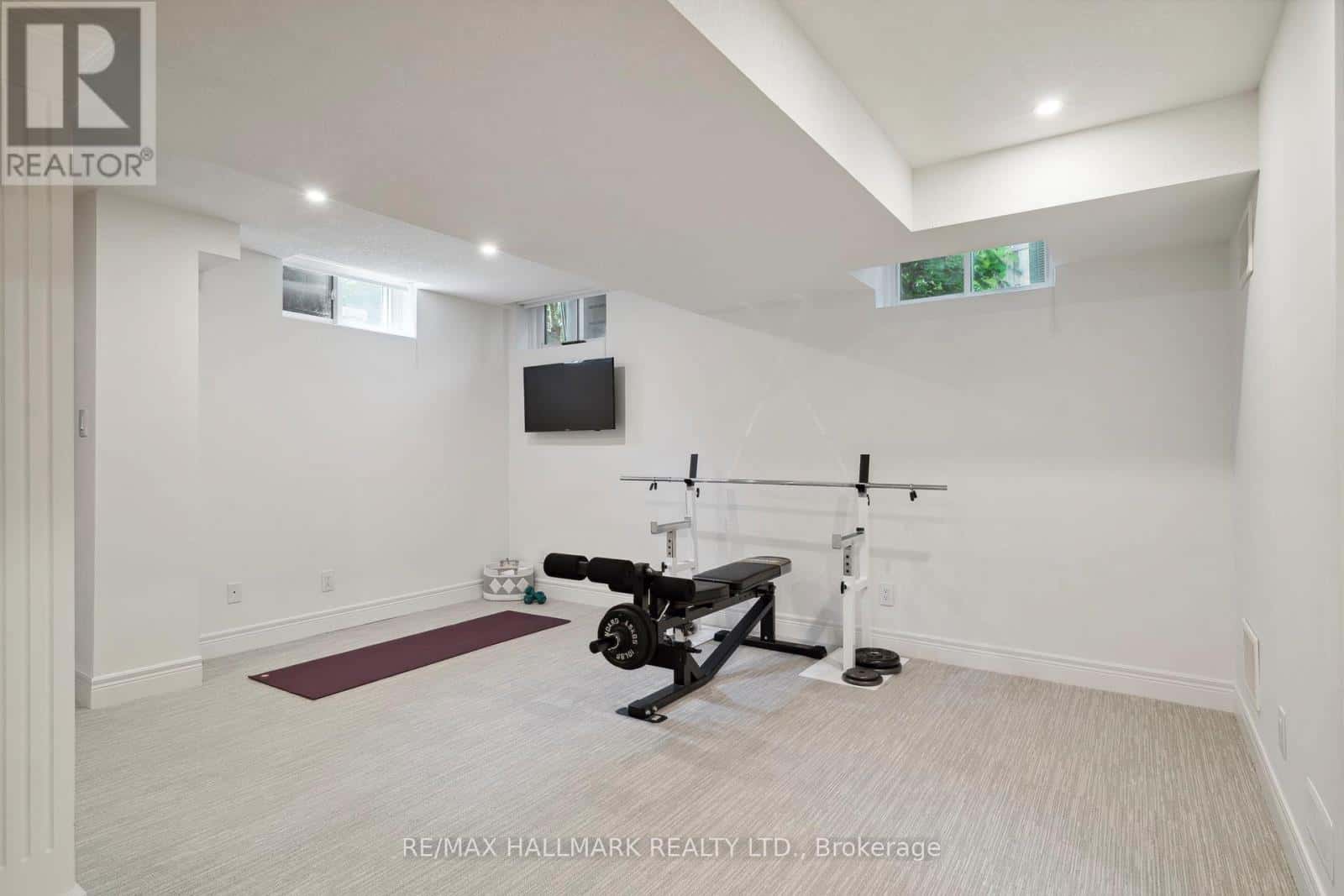 2092 PINEVALLEY CRESCENT — Oakville (JC Joshua Creek), Ontario - Photo 4 of 49