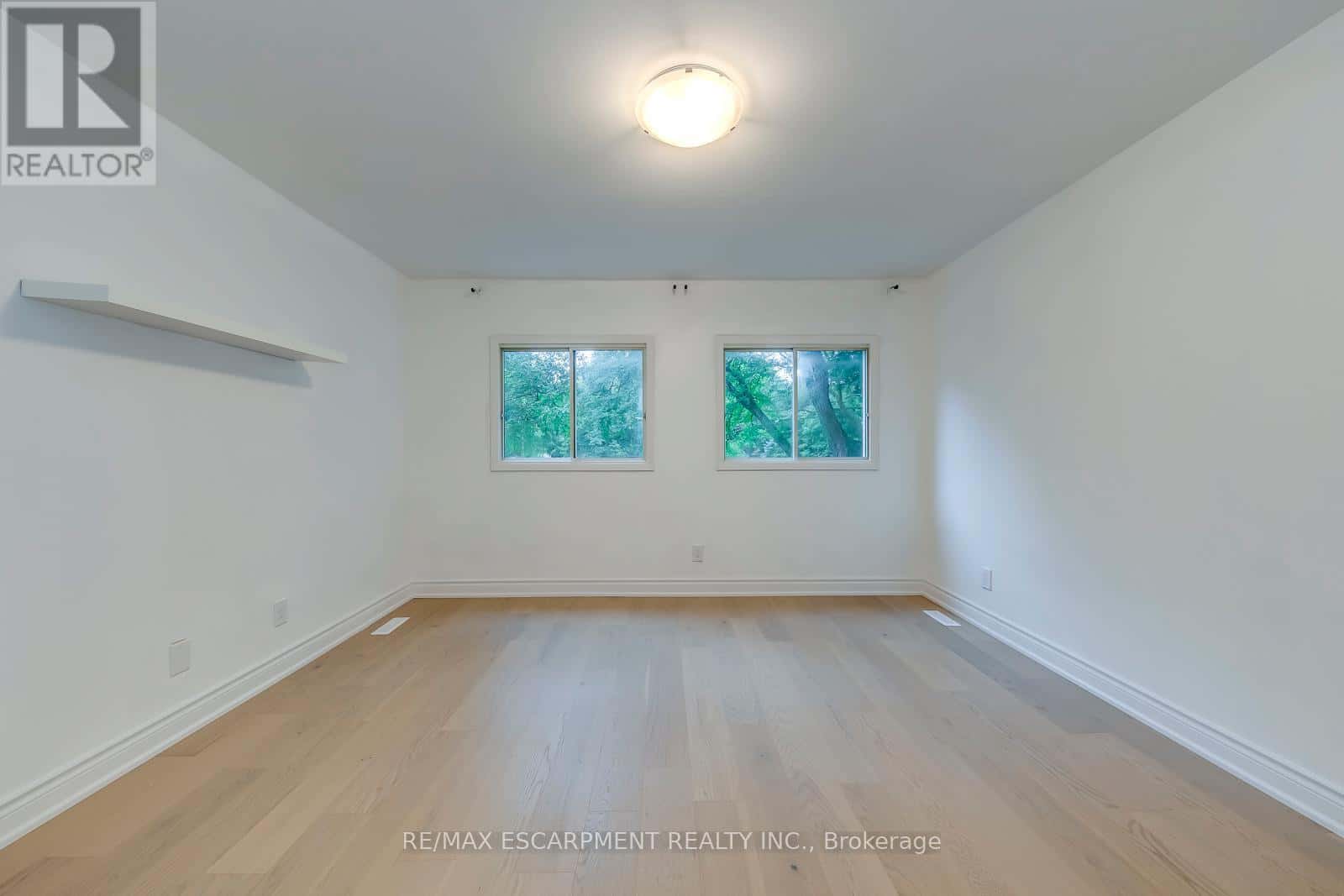 170 CAVENDISH COURT — Oakville (MO Morrison), Ontario - Photo 3 of 48