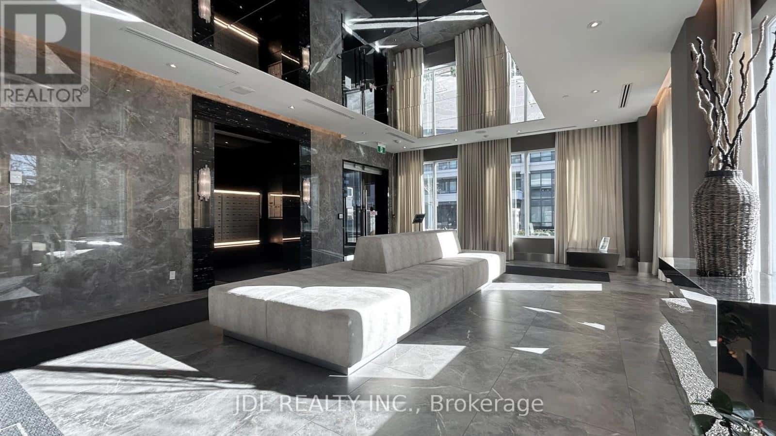 803 - 398 HIGHWAY 7 E — Richmond Hill (Doncrest), Ontario - Photo 4 of 50