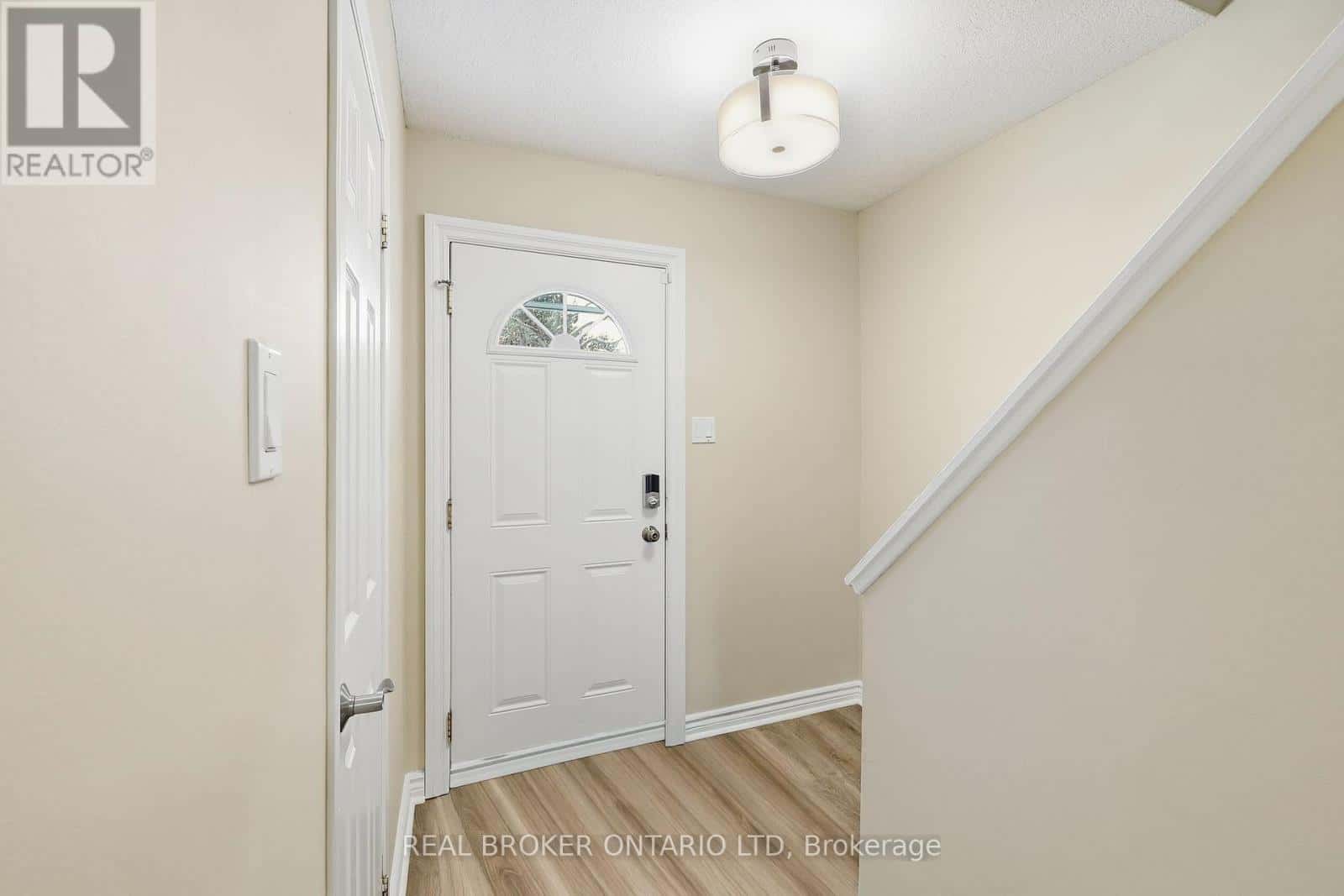 166 Southdale Road West 25