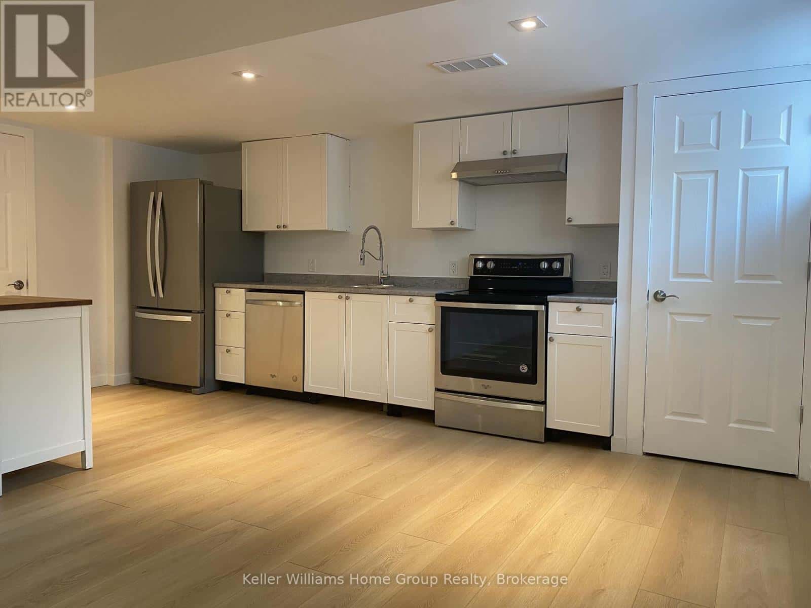 11 CARIBOU CRESCENT — Guelph (General Hospital), Ontario - Photo 3 of 9