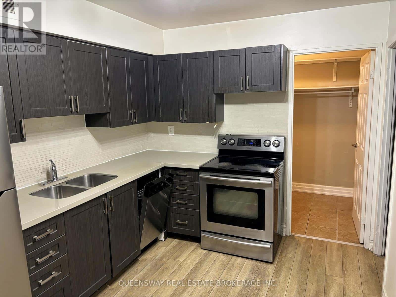 205 - 420 MILL ROAD — Toronto (Eringate-Centennial-West Deane), Ontario - Photo 5 of 13