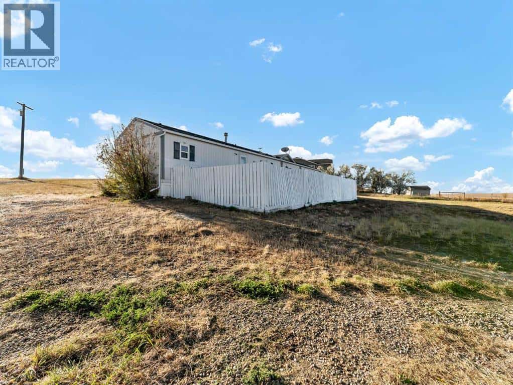 2, 12006 Range Road 43 — Rural Cypress County, Alberta - Photo 4 of 37