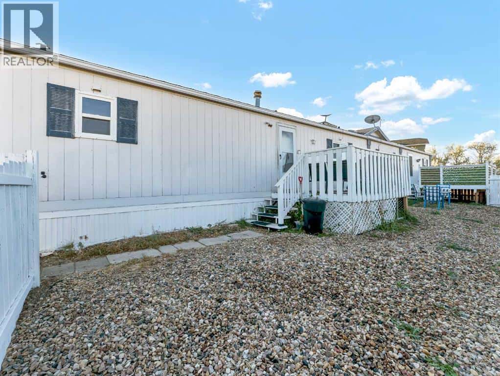 2, 12006 Range Road 43 — Rural Cypress County, Alberta - Photo 5 of 37