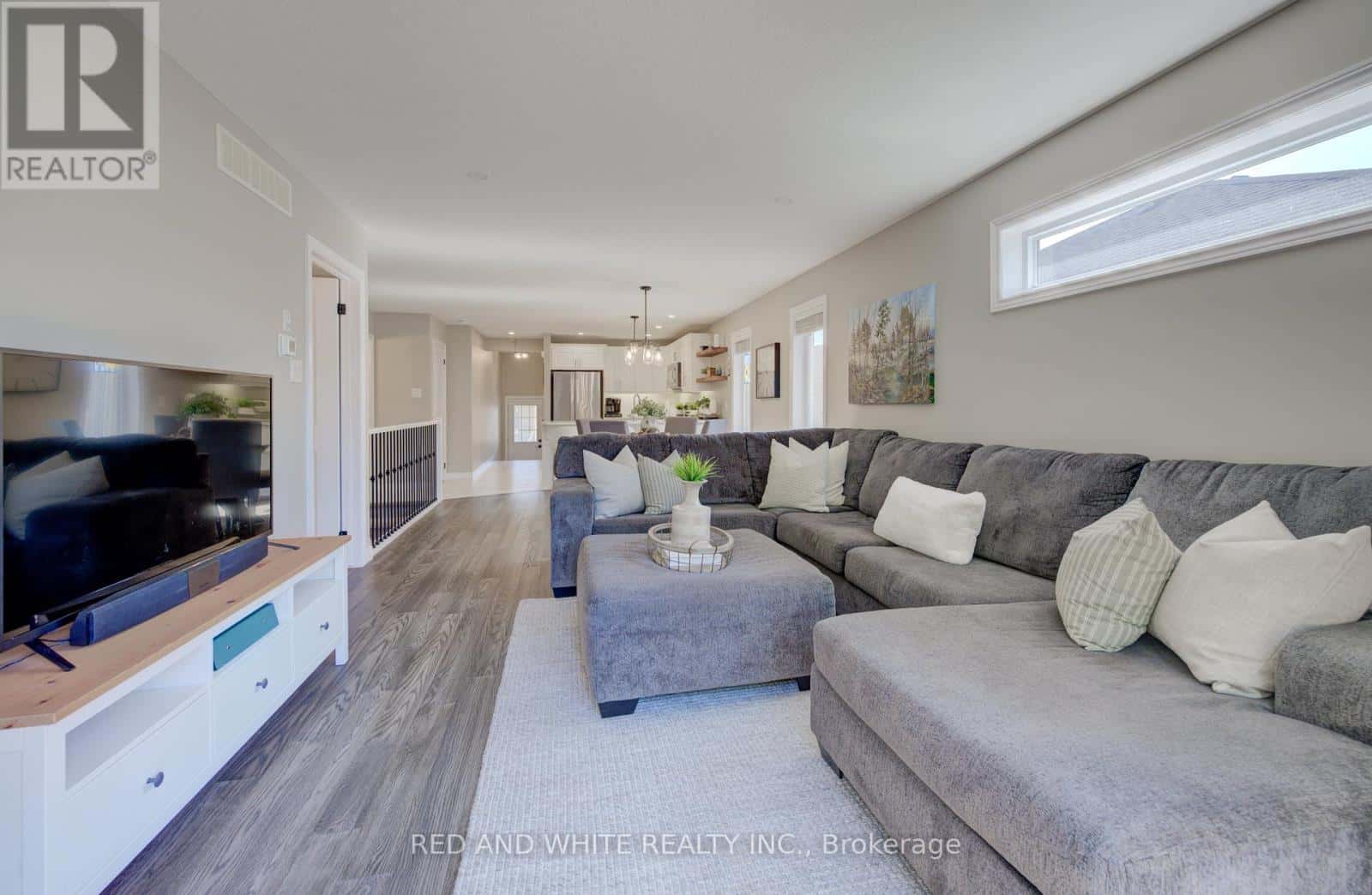 56 NORFOLK STREET — Norfolk (Waterford), Ontario - Photo 4 of 48