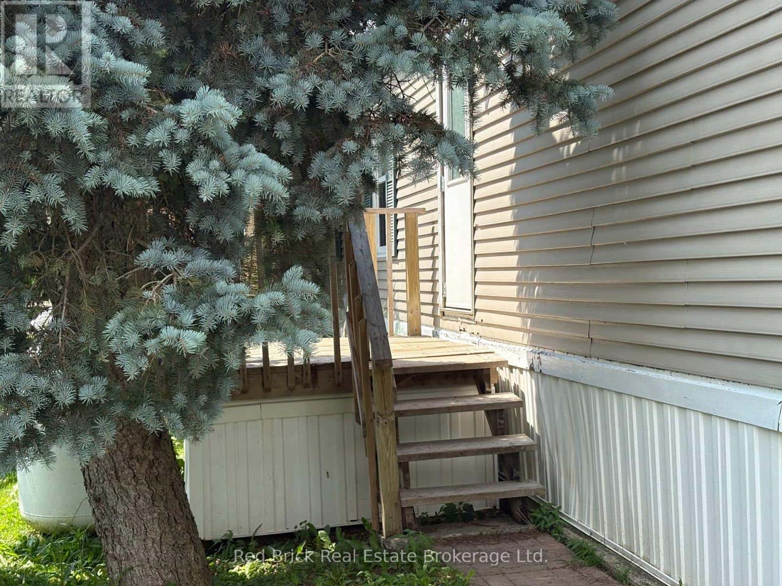 6 LANE STREET — Centre Wellington, Ontario - Photo 2 of 28